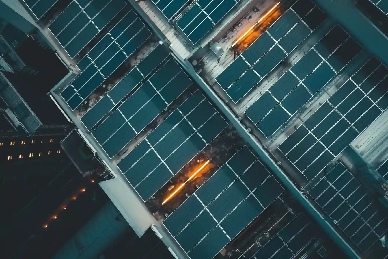Du betrachtest gerade Schwachlicht-Solartechnologie: PV-Leistung bei schlechten Lichtverhältnissen