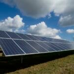Photovoltaik-Förderung 2026: Einspeisevergütung, KfW-Kredit und Bundesländer-Zuschüsse im Überblick